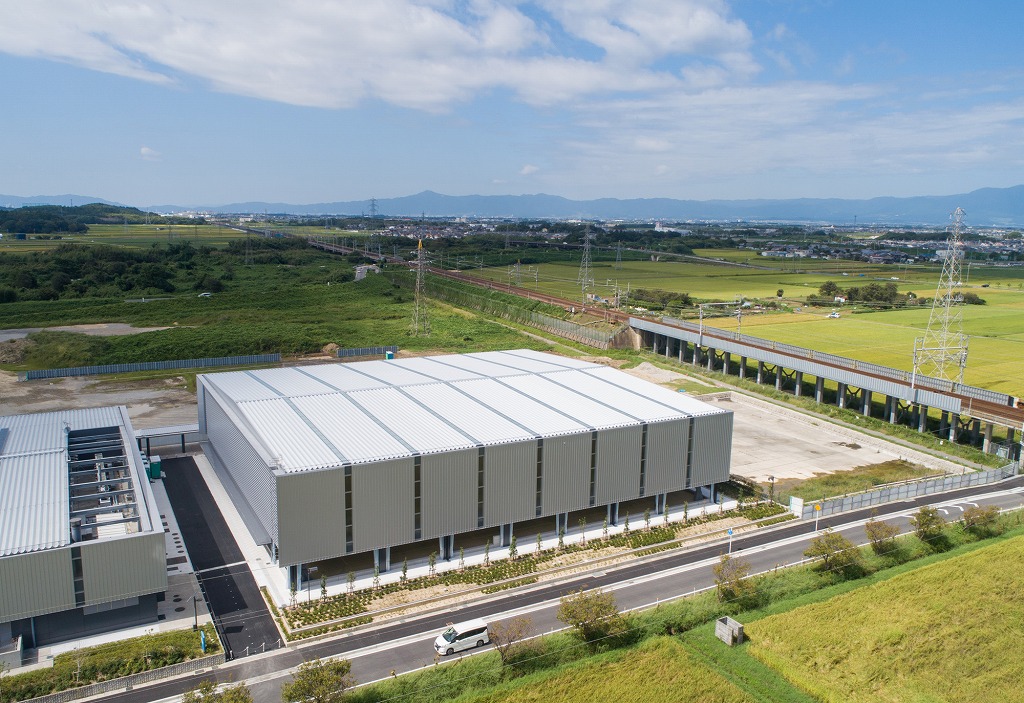 ふれあい公園屋根付き多目的広場
